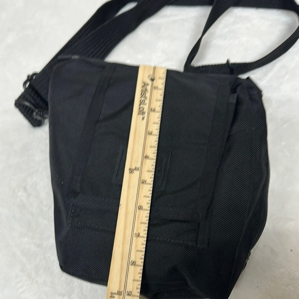 Compact Black Messenger Bag with Durable Fabric